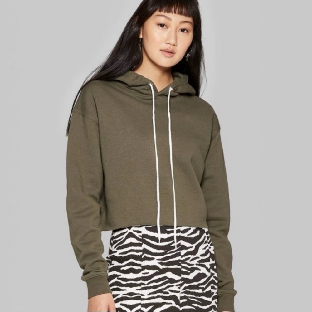 Wild Fable Olive Green Cropped Hoodie Sweatshirt. Size‎ Small